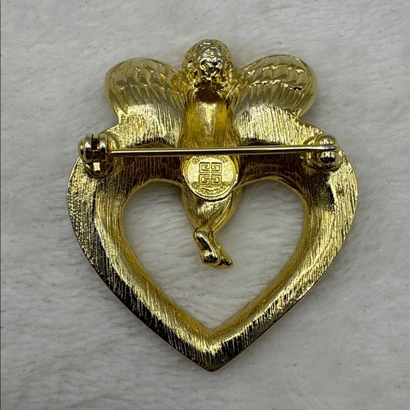 Vintage Givenchy Cherub Angel on heart brooch - Picture 6 of 10